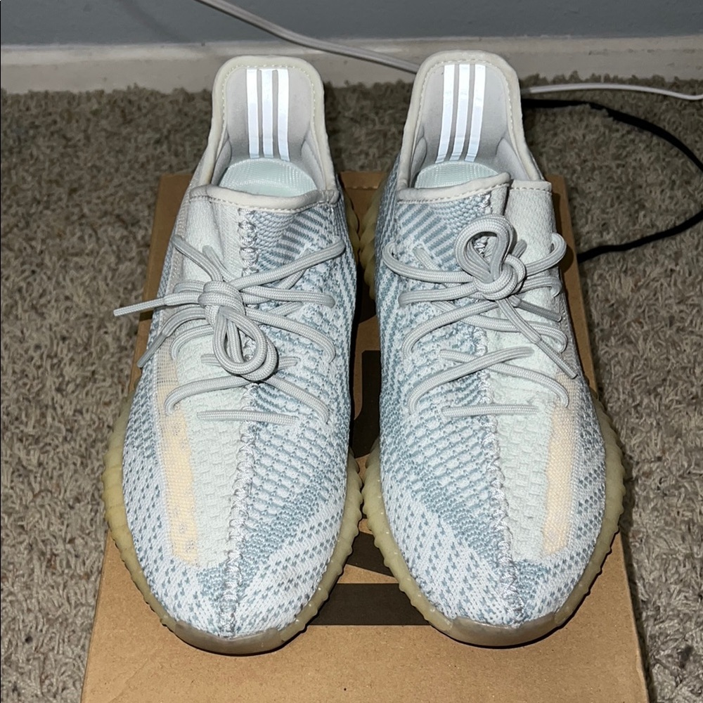Yeezy 350 V2 ‘cloud white’